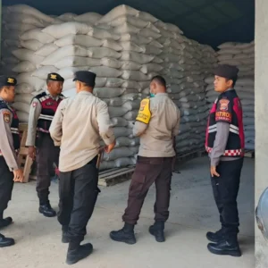 Polres Lombok Barat Kawal Ketat Distribusi 8 Ton Jagung ke Bulog