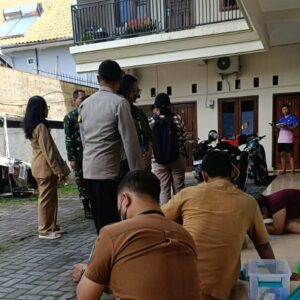 Sentuhan Humanis Babinsa Dalam Mobile Tes HIV Cilinaya