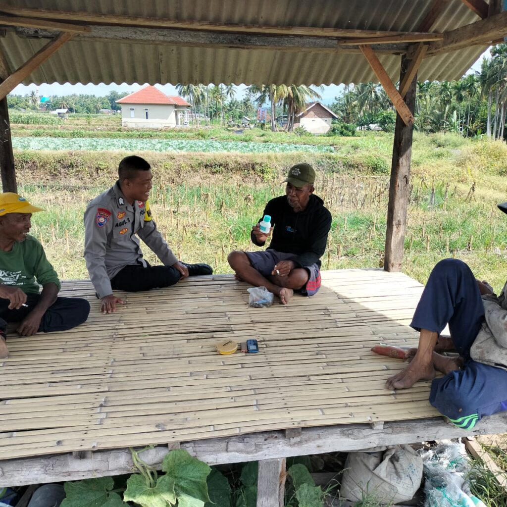 Bhabinkamtibmas Desa Bagik Papan Laksanakan Silaturahmi Dan Himbauan Dukung Program Ketahanan Pangan