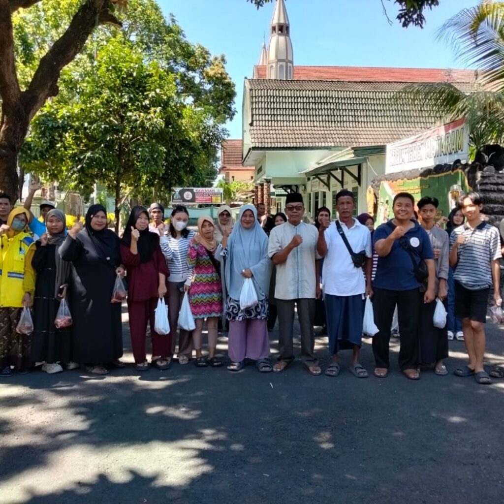 Idul Adha Penuh Makna, TNI dan Rakyat Berbagi Bersama