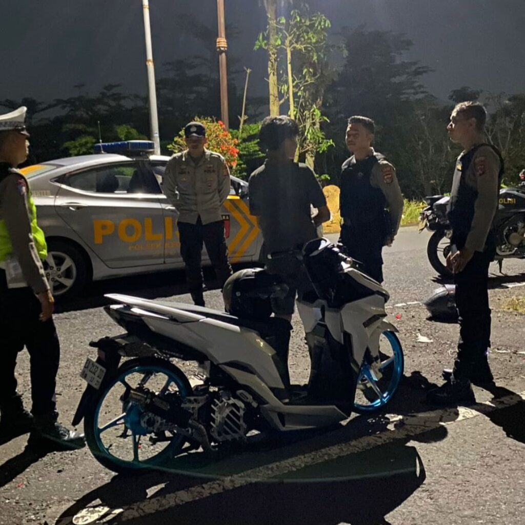 Waspada Kriminalitas Subuh, Patroli Blue Light Sisir Titik Rawan di Kediri Lombok Barat