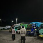 Sat Polairud Polres Dompu Intensifkan Pengecekan Muatan Kapal di Dermaga Calabai