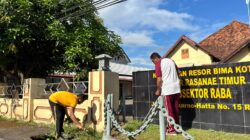 Personel Polsubsektor Raba Polres Bima Kota Laksanakan Manajemen Kebersihan Lingkungan Mako