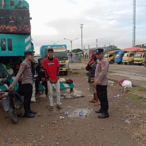 Polsek Kawasan Pelabuhan Laut Bima Laksanakan Patroli Rutin, Imbau ABK dan Buruh Jaga Kamtibmas