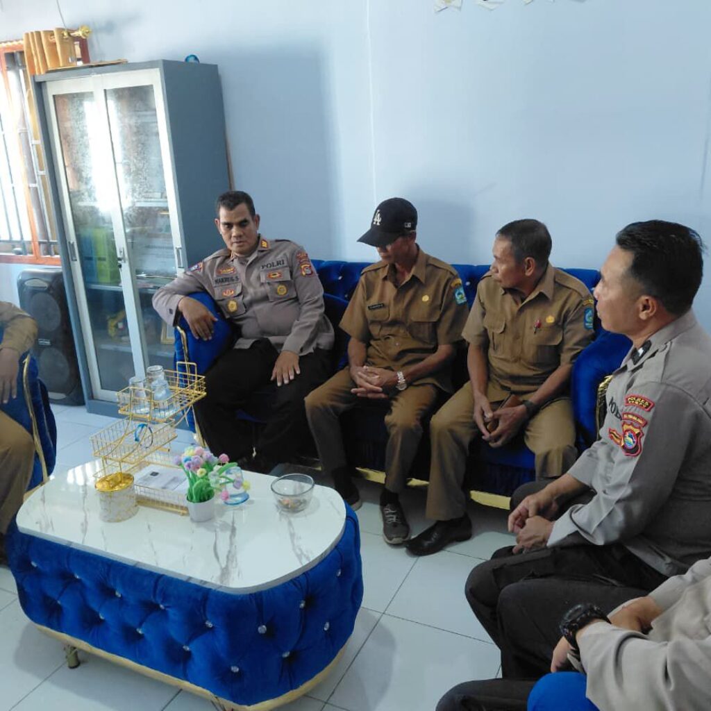 SAT BINMAS POLRES DOMPU LAKSANAKAN TATAP MUKA DAN SILATURAHMI DENGAN PEMERINTAH KELURAHAN DOROTANGGA