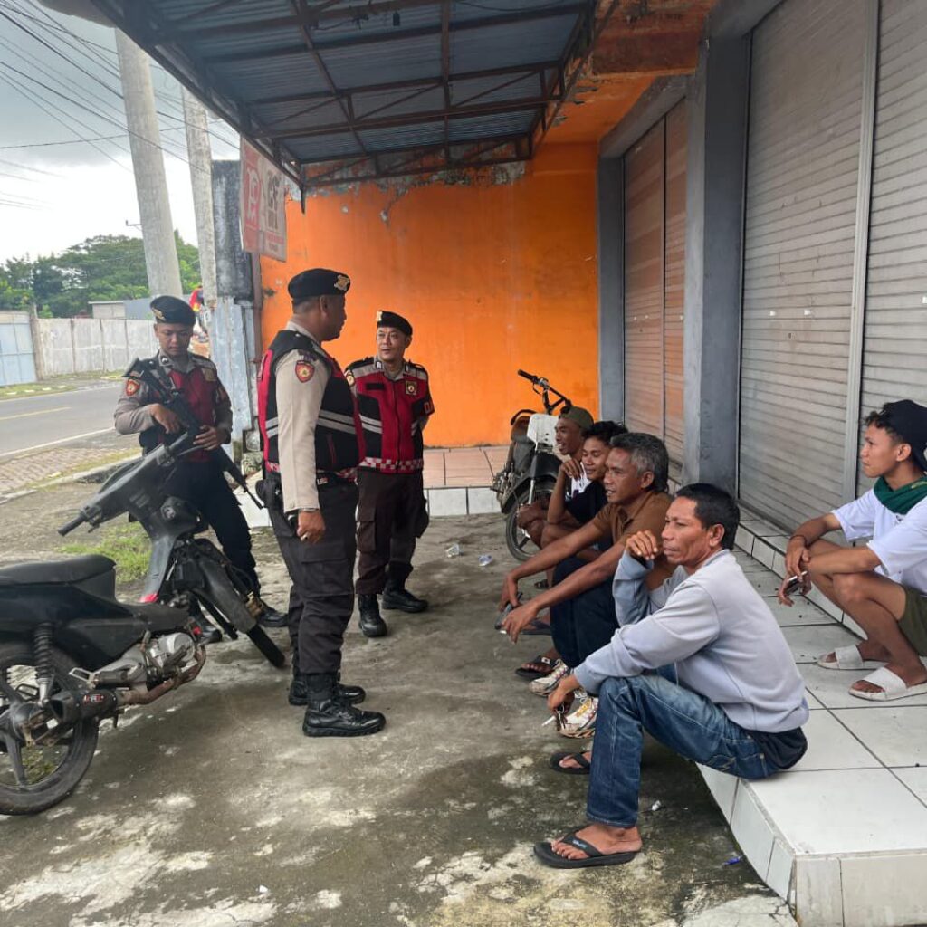 UNIT PATMOR SAT SAMAPTA POLRES DOMPU GELAR PATROLI KRYD CIPTA KONDISI DI WILAYAH HUKUM POLRES DOMPU