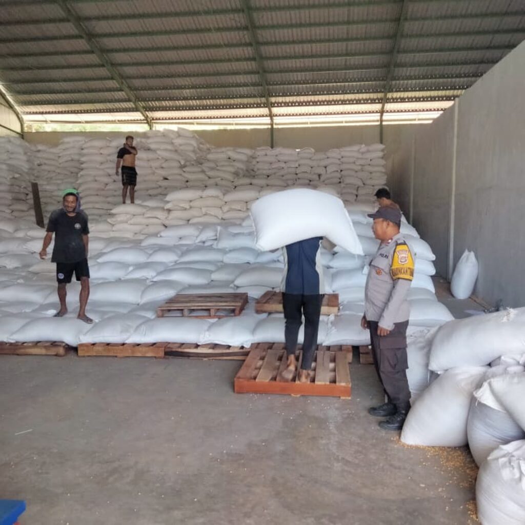 Polres Bima Kota Laksanakan Sambang dan Himbauan Kamtibmas di Gudang Jagung Bulog x BGR Logistic