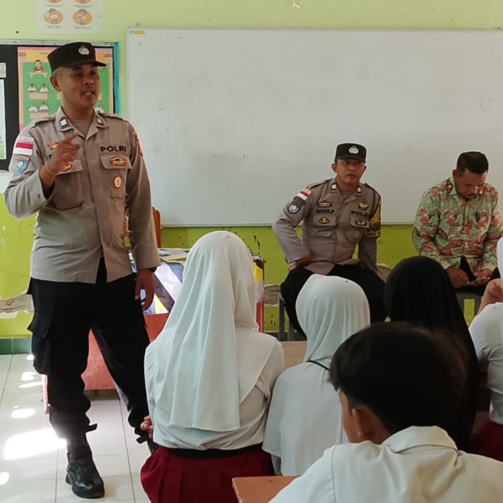Gencarkan Door to Door System, Polsek Sekotong Bergerak Cepat Putus Mata Rantai Perundungan di Sekolah