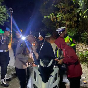 Hadir Melalui Patroli Humanis, Piket Fungsi Polres Bima Kabupaten Antisipasi Kriminalitas dan Bangun Dialog Kamtibmas