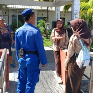 Polisi Perketat Pengamanan Pantai Senggigi Lombok Barat