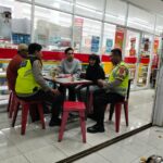 Patroli Dialogis Hebat, Polsek Seteluk Ajak Masyarakat Jaga Kamtibmas dan Waspadai TPPO