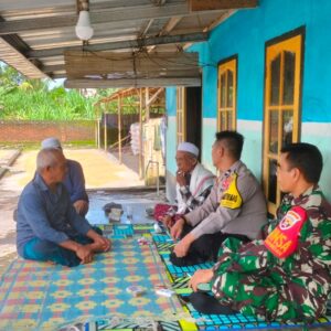 Bhabinkamtibmas Desa Taman Indah Intensifkan Silaturahmi dan Sosialisasi Kamtibmas kepada Warga