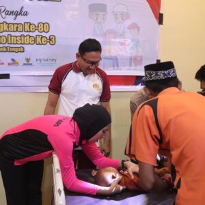 Polres Loteng Bersama Media Sasamboinside Gelar Khitanan Massal Gratis dan Donor Darah. ‎