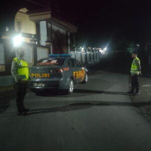 Polsek Batukliang Utara Gelar Patroli Blue Light Dini Hari, Antisipasi Aksi Kriminalitas dan Gangguan Kamtibmas
