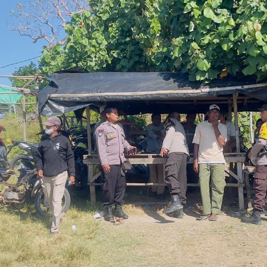 Polsek Monta, Menggelar Patroli Tempat Wisata Pantai Di wilayah Selatan Kecamatan Monta