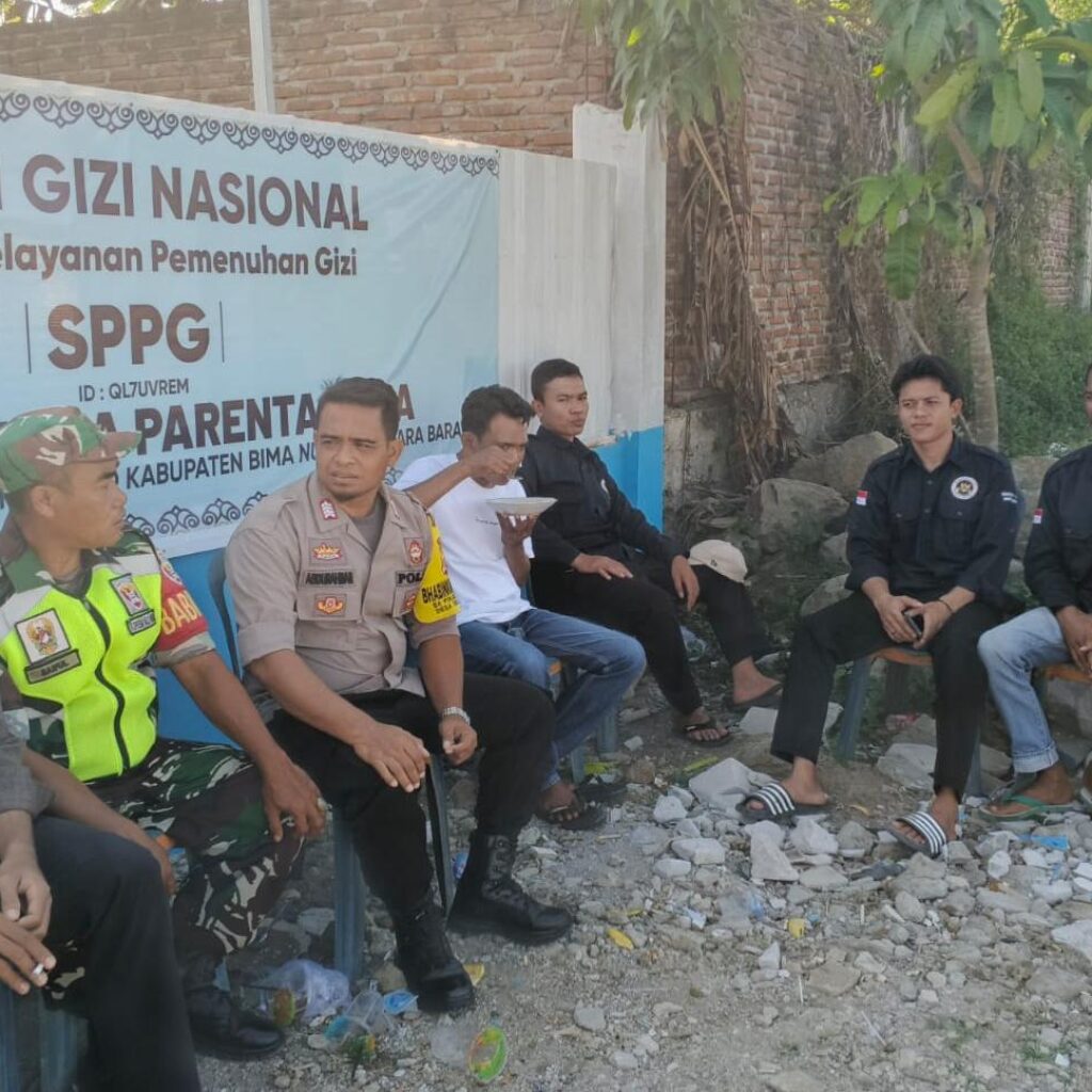 Bhabinkamtibmas Polsek Bolo Polres Bima Kabupaten Hadiri Syukuran Pembangunan SPPG Sondosia 2