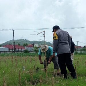 Bhabinkamtibmas Karang Bongkot Dorong Ketahanan Pangan