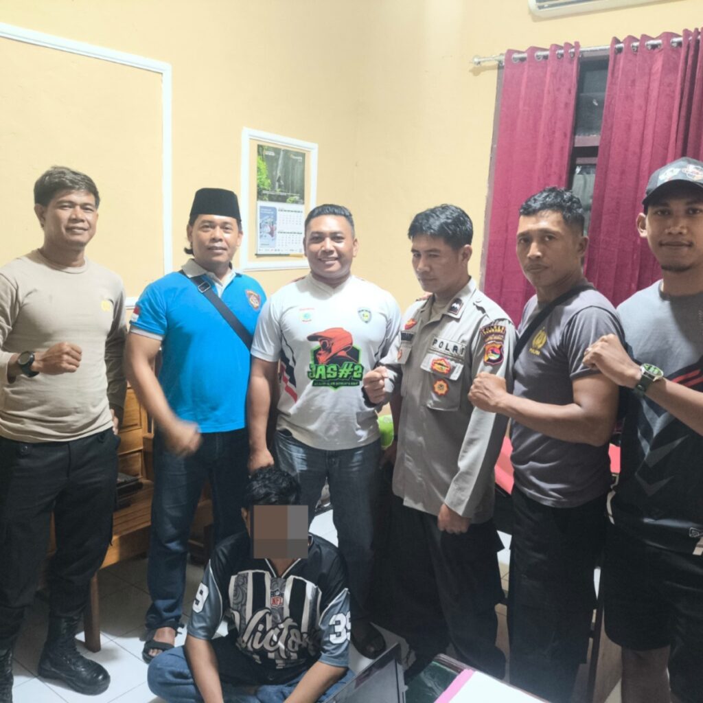 Jaga Keamanan Malam Hari, Polsek Asakota Sambangi Warga dan Para Pemuda