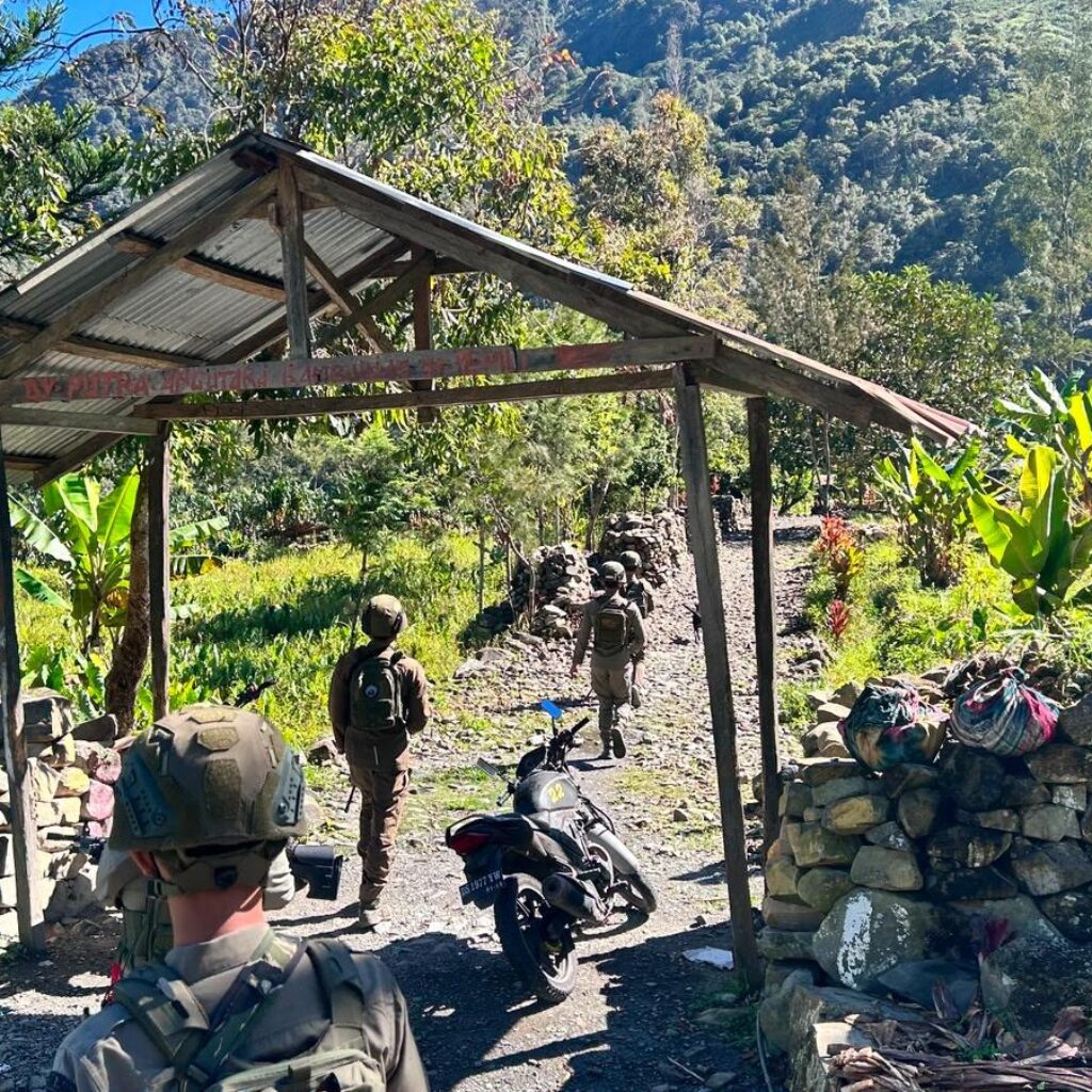 Satgas Damai Cartenz Perkuat Kedekatan dengan Warga melalui Patroli Dialogis di Talilime