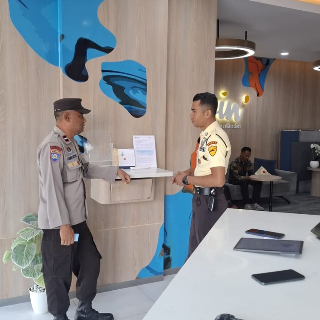 SAT BINMAS POLRES DOMPU PERKUAT KEMITRAAN SATPAM DAN FKPM/BKPM UNTUK MENJAGA KEAMANAN LINGKUNGAN PERBANKAN
