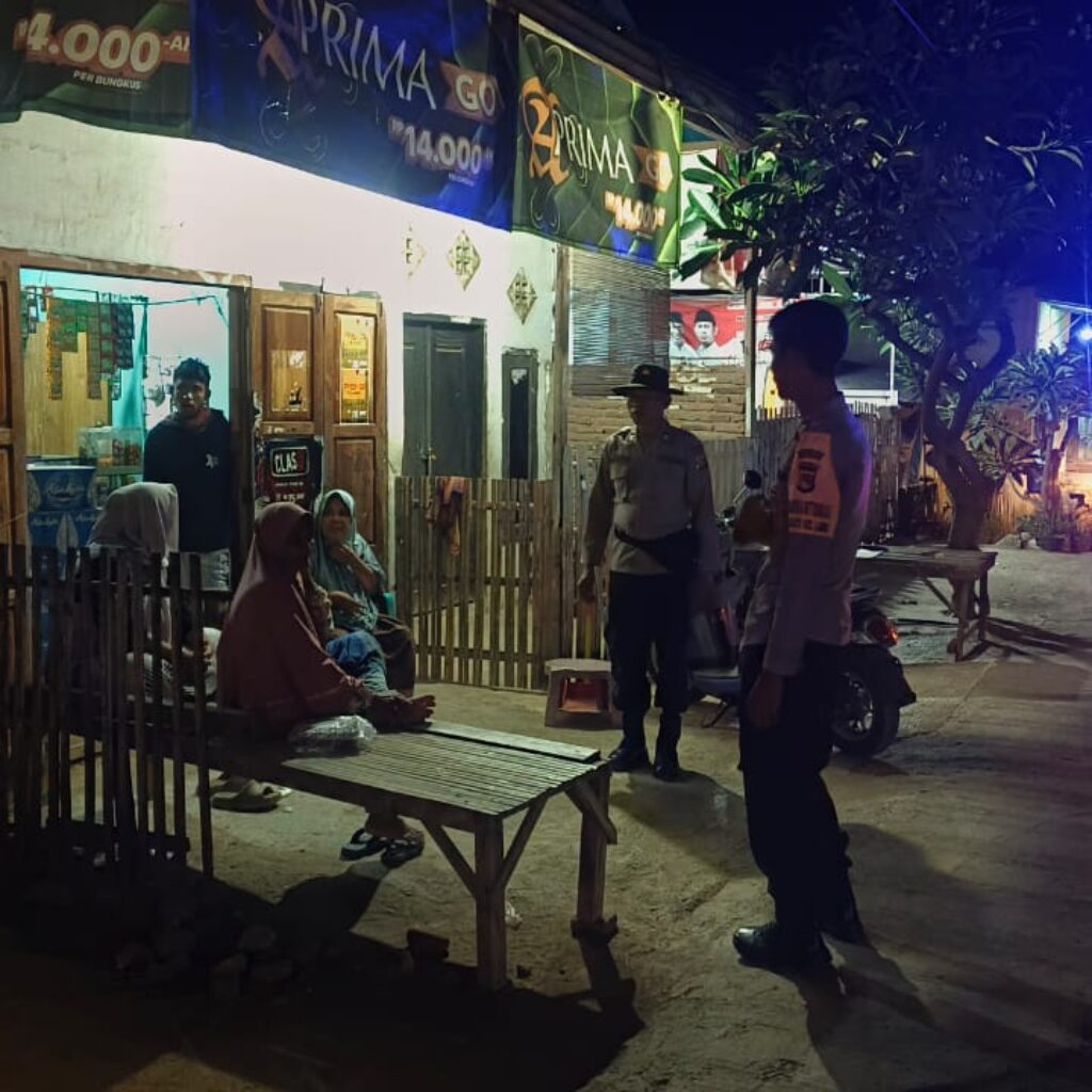 Polsek Sape Gelar Patroli Sambang Warga, Sampaikan Himbauan Kamtibmas dan Sosialisasi Call Center 110