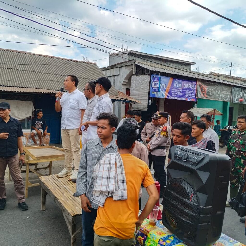 POLISI FASILITASI DIALOG AKSI PROTES WARGA TERKAIT KELANGKAAN LPG 3 KG DI WOJA, SITUASI BERLANGSUNG AMAN DAN KONDUSIF