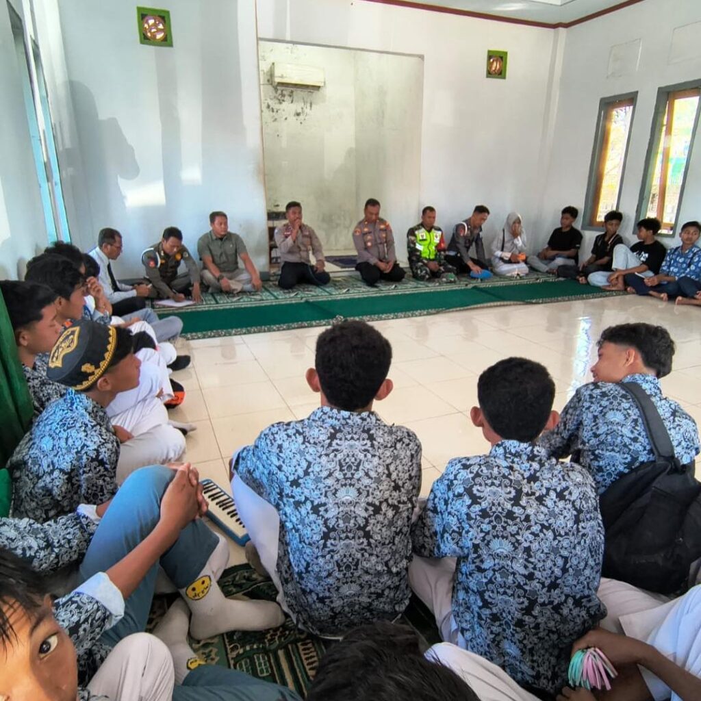 Polsek Bolo Bina Puluhan Pelajar, Cegah Tawuran dan Kenakalan Remaja