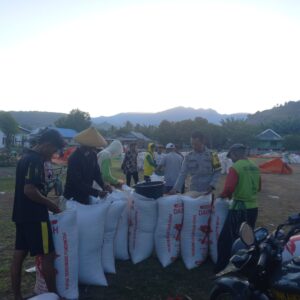 Polres Bima Kota Pantau Aktivitas Penjemuran Jagung Warga di Kecamatan Sape