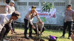 Hari Bhayangkara ke-80: Polres Lombok Barat Hijaukan Mako dan Polsek Jajaran