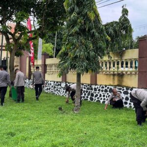 Sambut HUT Bhayangkara ke-80, Polres Bima Kota Laksanakan Kurve Giat Indonesia Asri