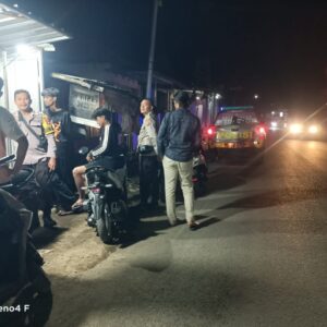 Patroli Blue Light Polsek Asakota Sasar Lokasi Rawan, Pemuda Diberi Edukasi Kamtibmas