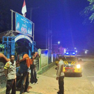 Polsek Langgudu Gelar Patroli Blue Light Cipkon, Antisipasi Gangguan Kamtibmas di Tiga Desa