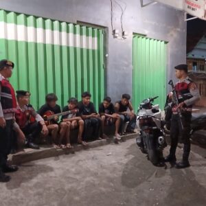Sat Samapta Polres Bima Kota Laksanakan Patroli Sambang Warga, Antisipasi Tawuran dan Kejahatan Jalanan