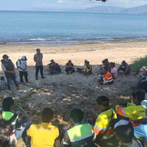 Sinersi TNI-POLRI Bersama PT STM dan Masyarakat Gelar Gotong Royong Bersih Pantai, Wujudkan Lingkungan Bersih dan Perkuat Sinergitas