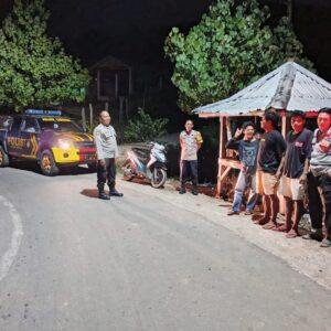Patroli Blue Light Polsek Langgudu Sasar Titik Rawan, Ciptakan Situasi Kamtibmas yang Aman dan Kondusif