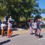 Personel Polsek Tambora Polres Bima Kabupaten Melaksanakan Pengamanan Ibadah Melasti Umat Hindu
