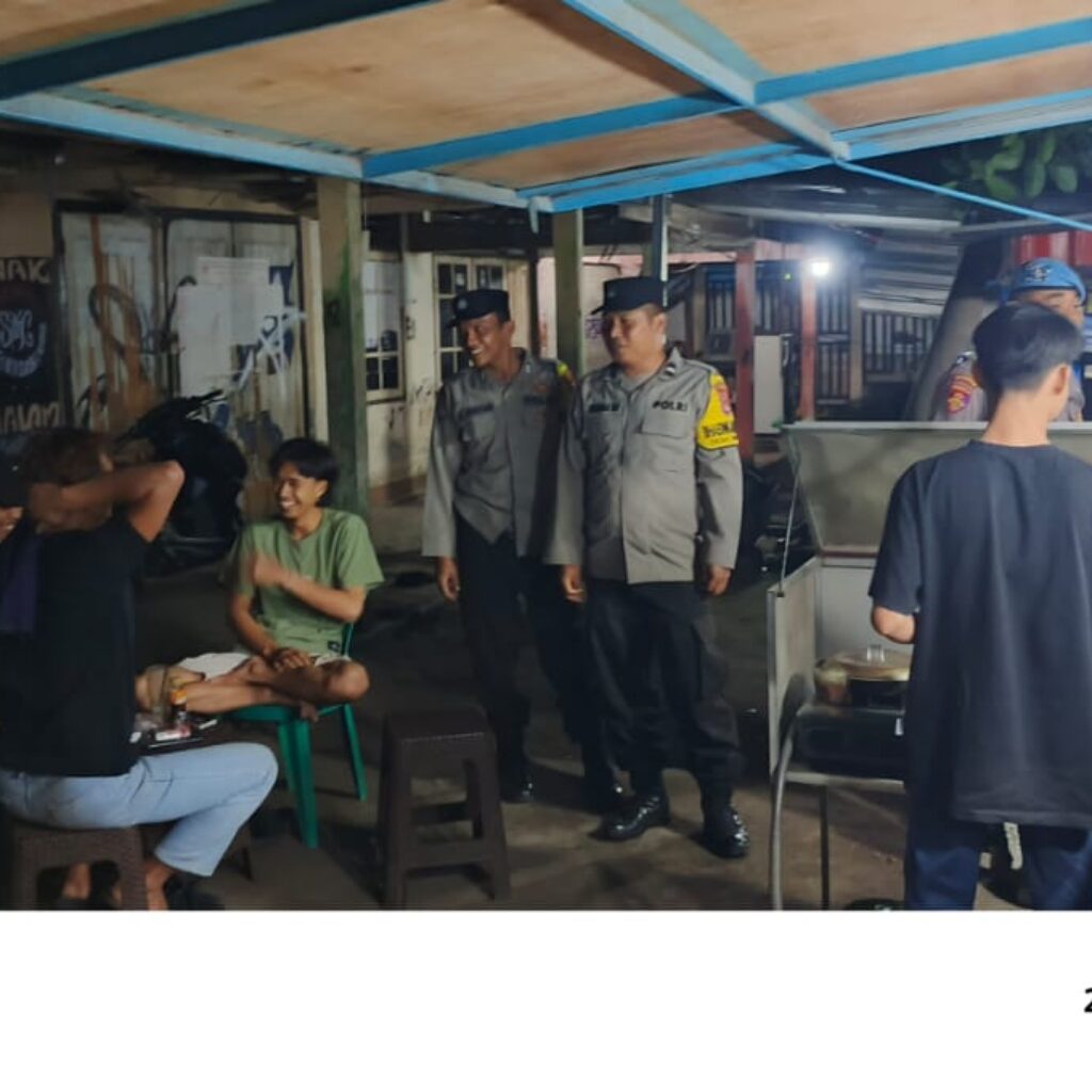 Personel Polsek Sambelia Gelar Patroli Antisipasi Balap Liar dan Kejahatan 3C, Sampaikan Imbauan Kamtibmas kepada Masyarakat