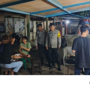 Personel Polsek Sambelia Gelar Patroli Antisipasi Balap Liar dan Kejahatan 3C, Sampaikan Imbauan Kamtibmas kepada Masyarakat
