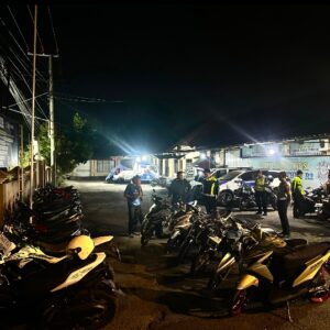 PATROLI RINJANI PRESISI DALAM RANGKA CIPTA KONDISI KAMSELTIBCARLANTAS: SAT LANTAS POLRES LOMBOK TIMUR AMANKAN PULUHAN MOTOR KNALPOT BRONG DAN GAGALKAN AKSI BALAP LIAR