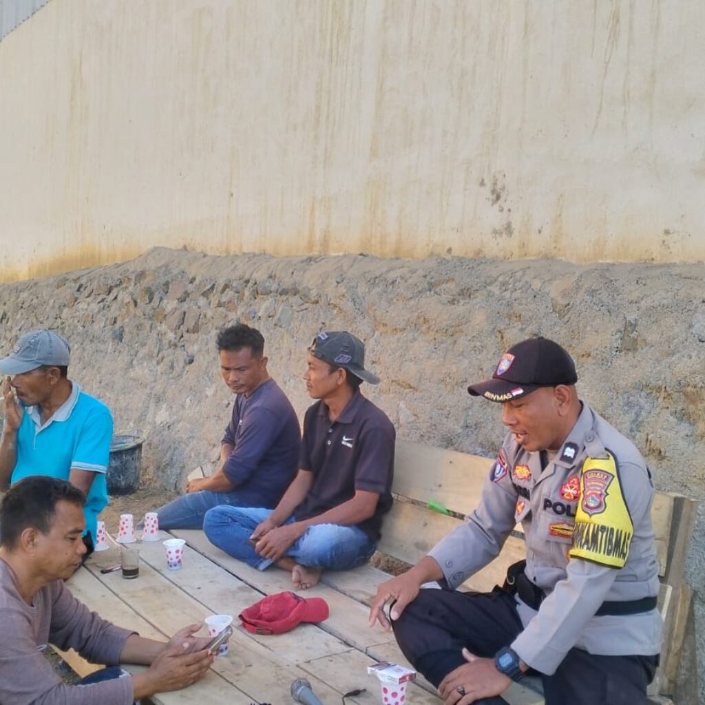 Bhabinkamtibmas Polres Bima Kota Sambangi Warga Sambinae, Sampaikan Pesan Kamtibmas