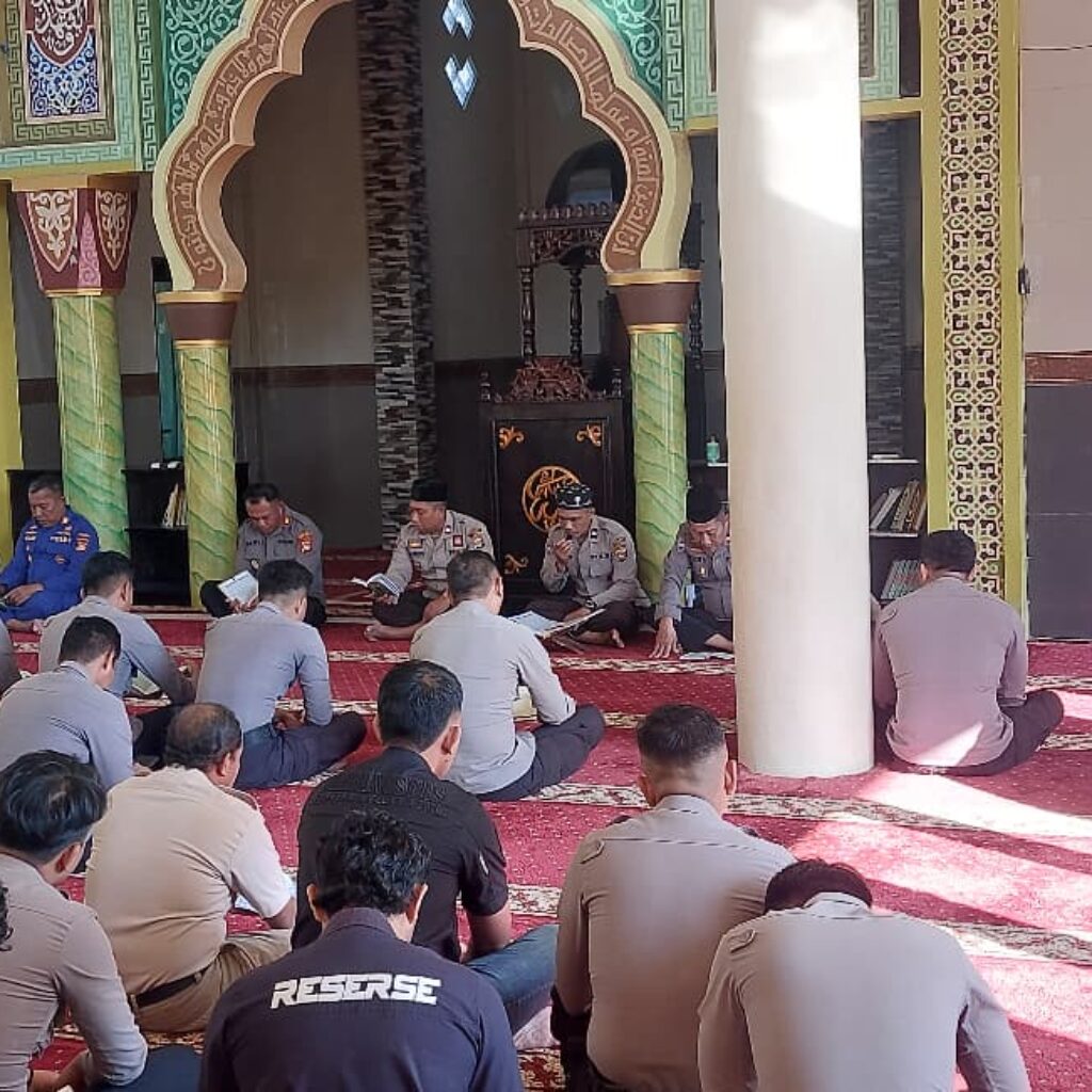 Binrohtal dan Yasinan Perkuat Keimanan serta Soliditas Personel Polres Dompu