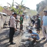Manfaatkan Momen Gotong Royong, Bhabinkamtibmas Rite Tampung Aspirasi Warga Lewat Jumat Curhat