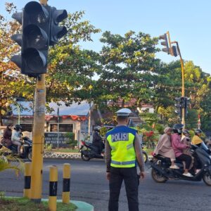 Pelayanan Gatur Pagi, Satlantas Polres Bima Kota Antisipasi Kemacetan dan Kecelakaan Lalu Lintas