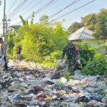Kolaborasi TNI-Polri dan Warga Hidupkan Budaya Gotong Royong Desa