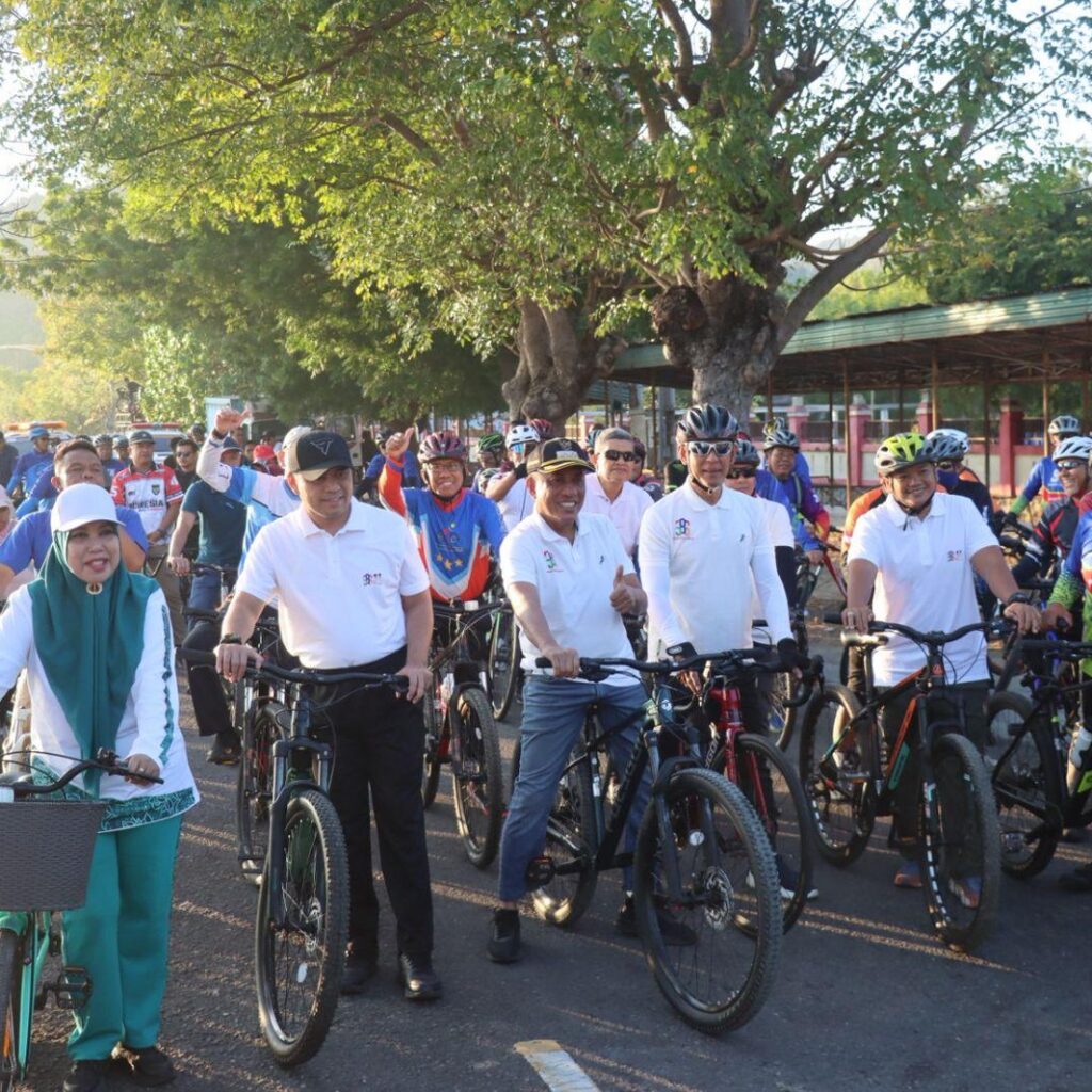 Meriahkan HUT Kabupaten Bima Ke-386 Kapolres Bima Kabupaten AKBP M.Anton Bhayangkara Gaisar S.I.K.M.H., Ikuti Fun Bike
