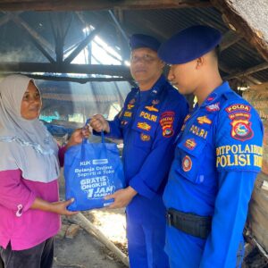 Gerakan 1000 Rupiah Salurkan Bantuan Sosial kepada Masyarakat Pesisir Puyahan Lembar
