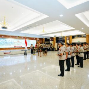 Kapolri Pimpin Pelantikan dan Sertijab Enam Kapolda Jajaran