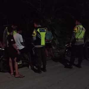 Patroli Dialogis Polsek Taliwang Perkuat Harkamtibmas, Ajak Warga Bersama Jaga Keamanan Lingkungan