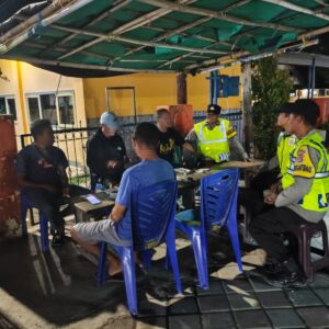 Polsek Taliwang Gelar Patroli Dialogis, Ajak Warga Jaga Kamtibmas