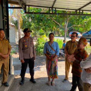 Kapolsek Pekat Dampingi Sidak Distribusi LPG 3 Kg Bersubsidi, Dorong Penyaluran Tepat Sasaran dan Sesuai HET